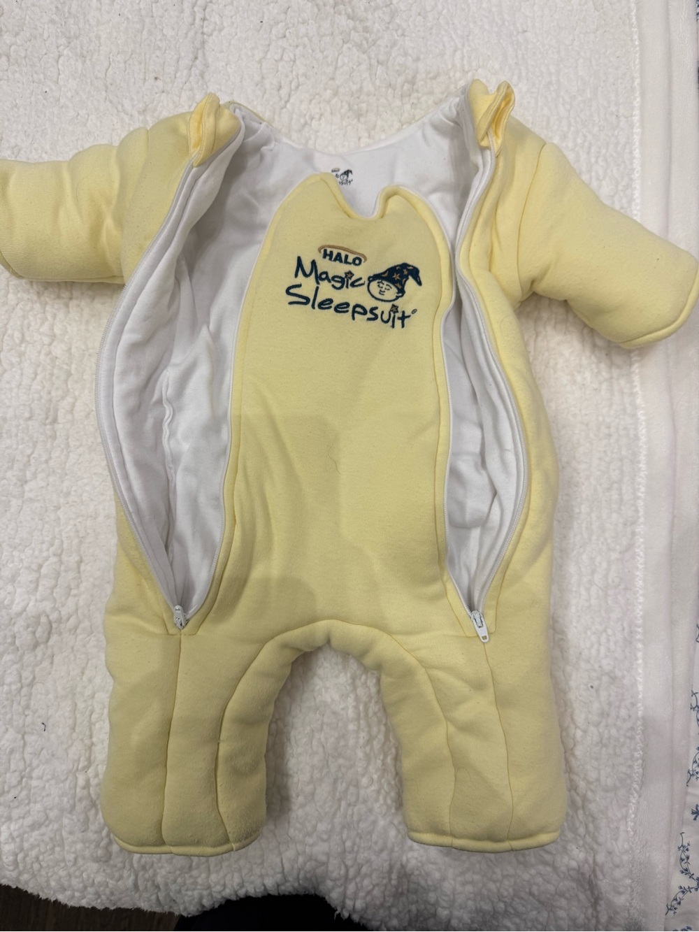 Halo Magic Sleepsuit size S in Yellow